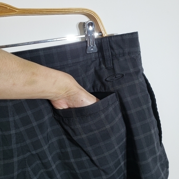 C9 CHAMPION Plaid Black Grey stretch flex golf shorts SZ 38 - Picture 3 of 8